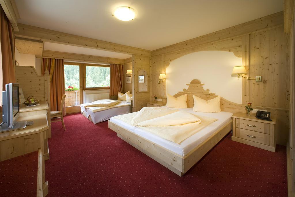 Alpenhotel Tirolerhof Gerlos Habitación foto